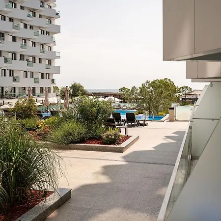 Apartment Ambient In Infinity Pool & *