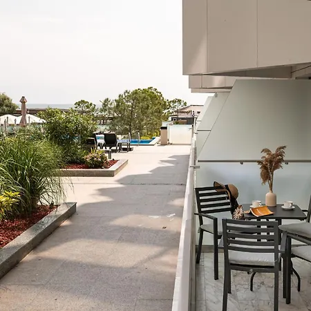 Ambient In Infinity Pool & Spa-parking *