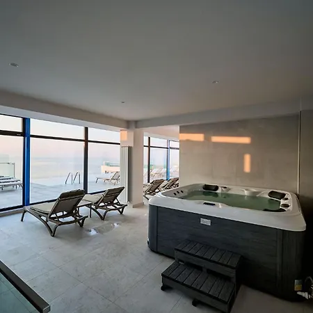 Апартаменты Ambient In Infinity Pool & Spa-parking Мамая
