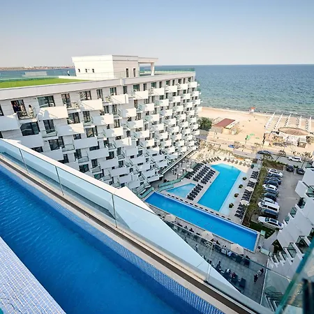 Ambient In Infinity Pool & Apartment *