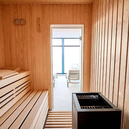 Apartment Ambient In Infinity Pool &