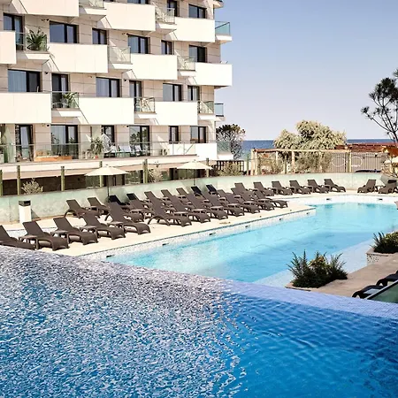 Ambient In Infinity Pool & Spa-parking Апартаменты *