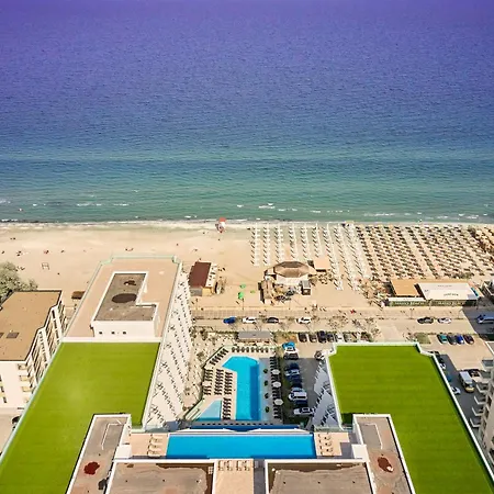 Apartment Ambient In Infinity Pool &